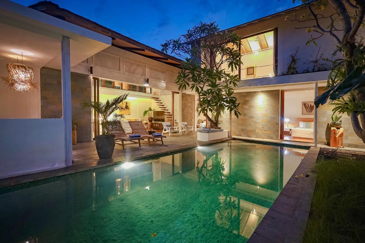 Bias Villa Seminyak Exterior photo