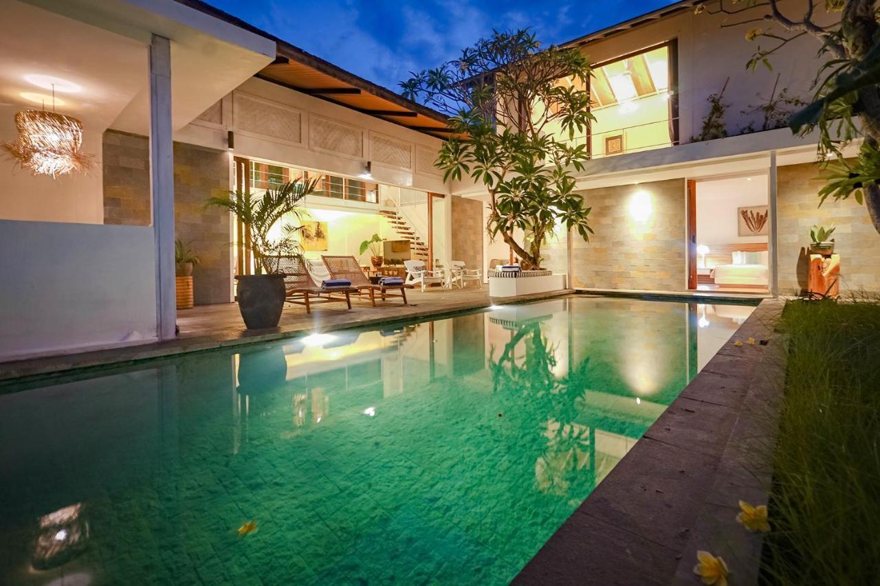 Bias Villa Seminyak Exterior photo