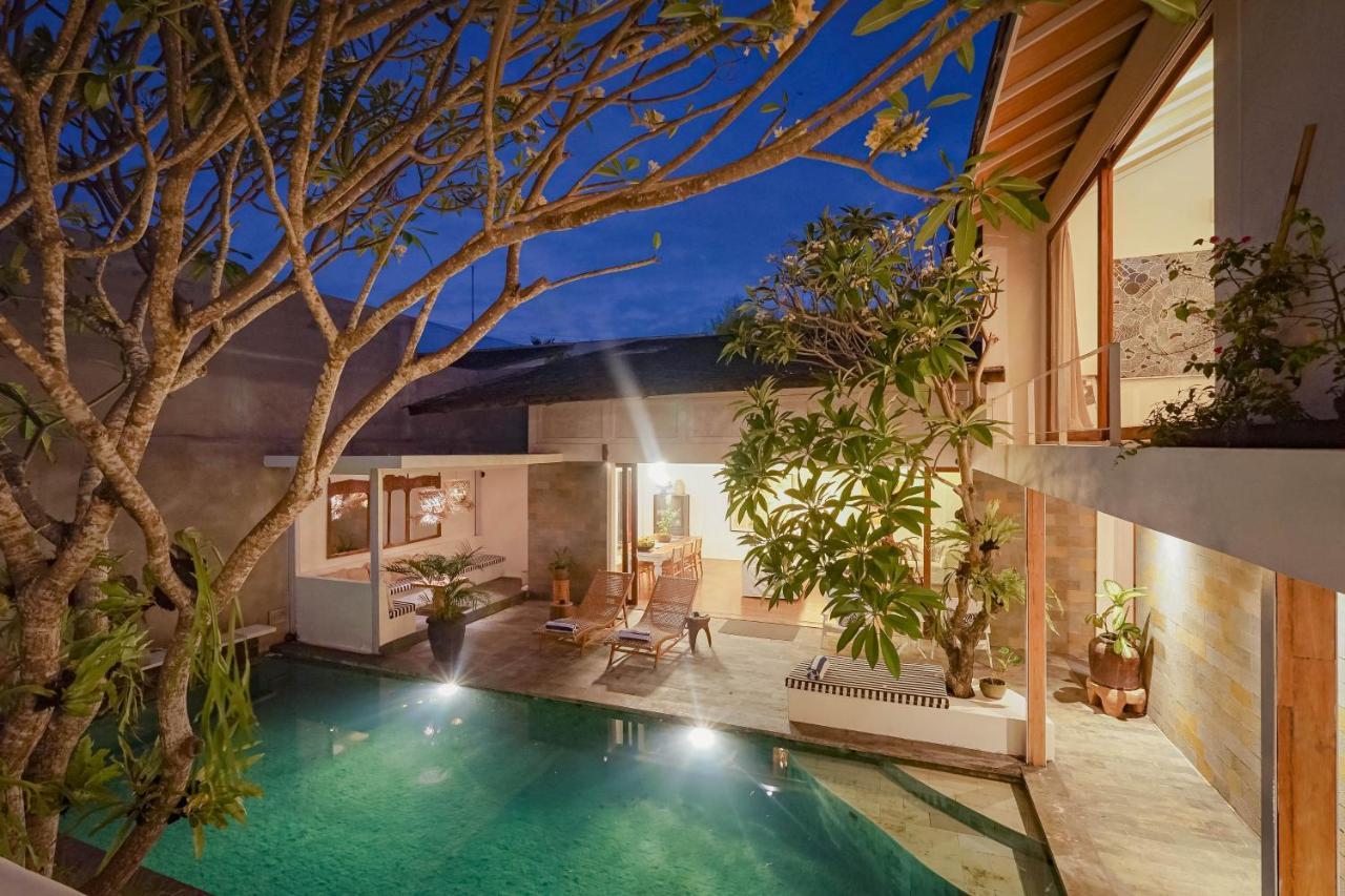 Bias Villa Seminyak Exterior photo