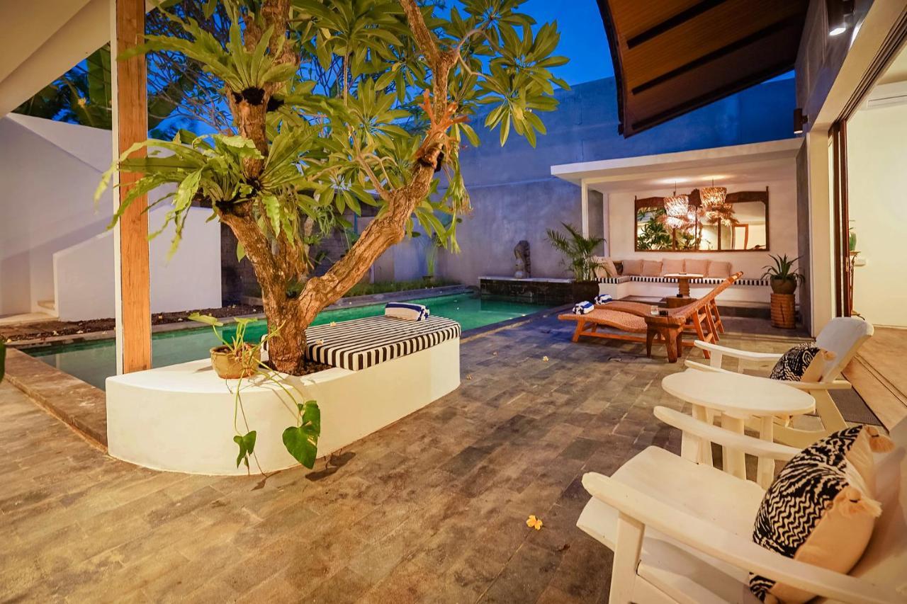 Bias Villa Seminyak Exterior photo