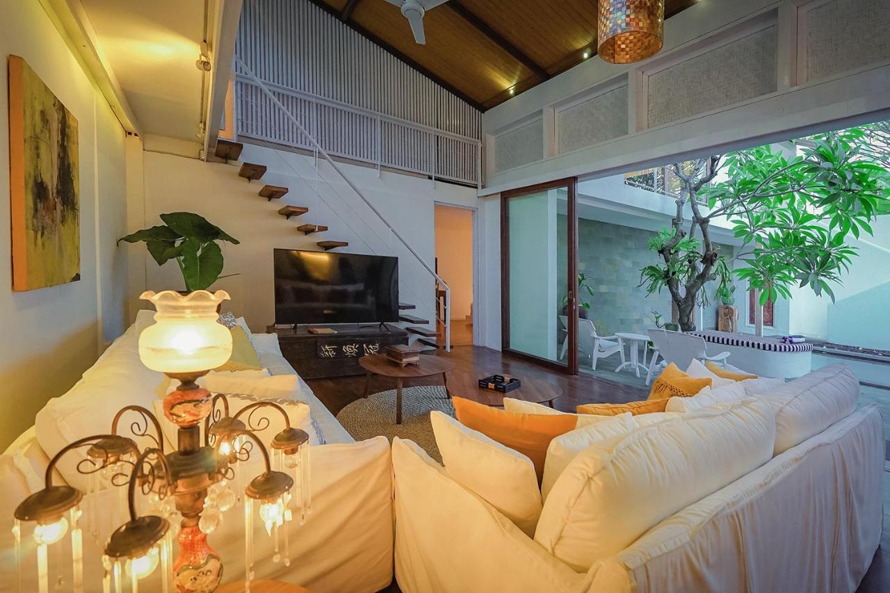 Bias Villa Seminyak Exterior photo