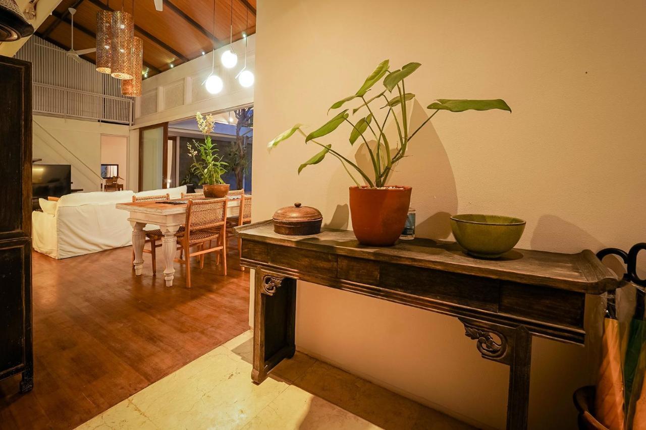 Bias Villa Seminyak Exterior photo